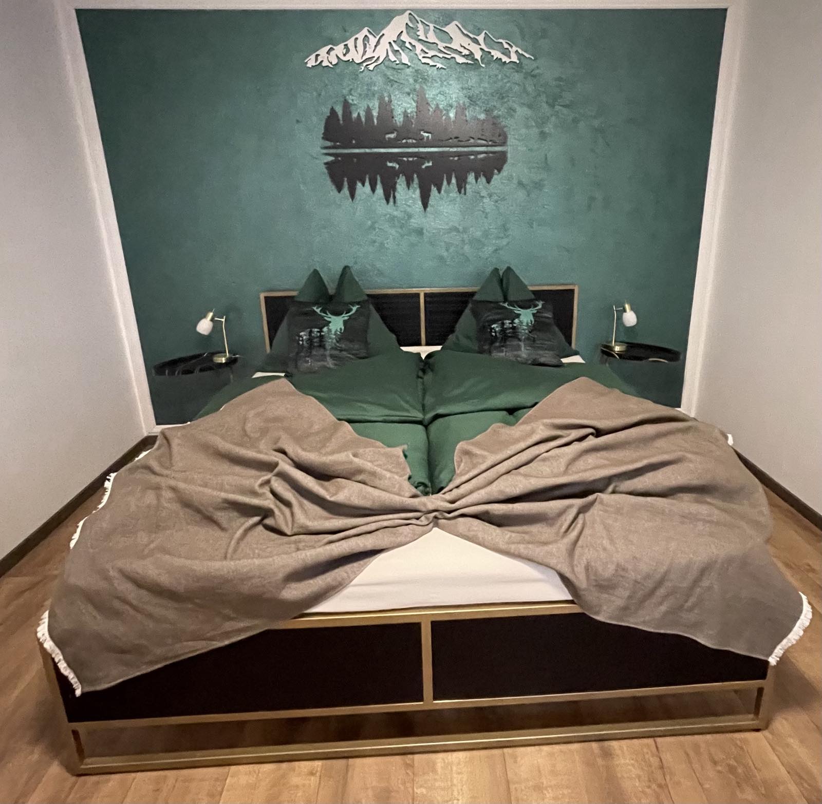 Schlafzimmer mit Bergmotiv